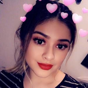 Meet your Posher, Desiree